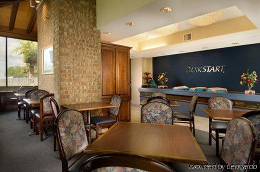 Pear Tree Inn San Antonio Northeast Restaurant photo